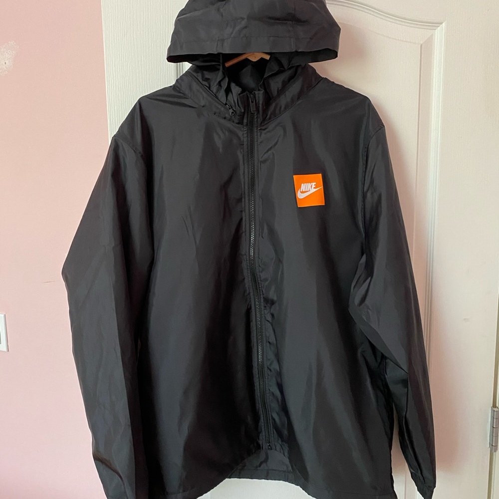 Nike hooded windbreaker